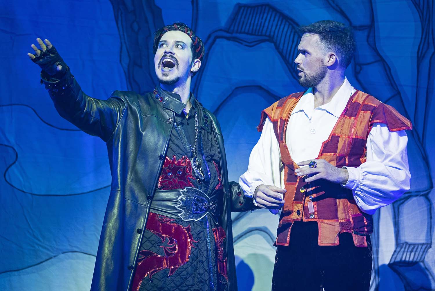 Stefan Pejic as Abanazar and Gareth Gates as Aladdin in Aladdin, New Theatre Cardiff 2021/2022